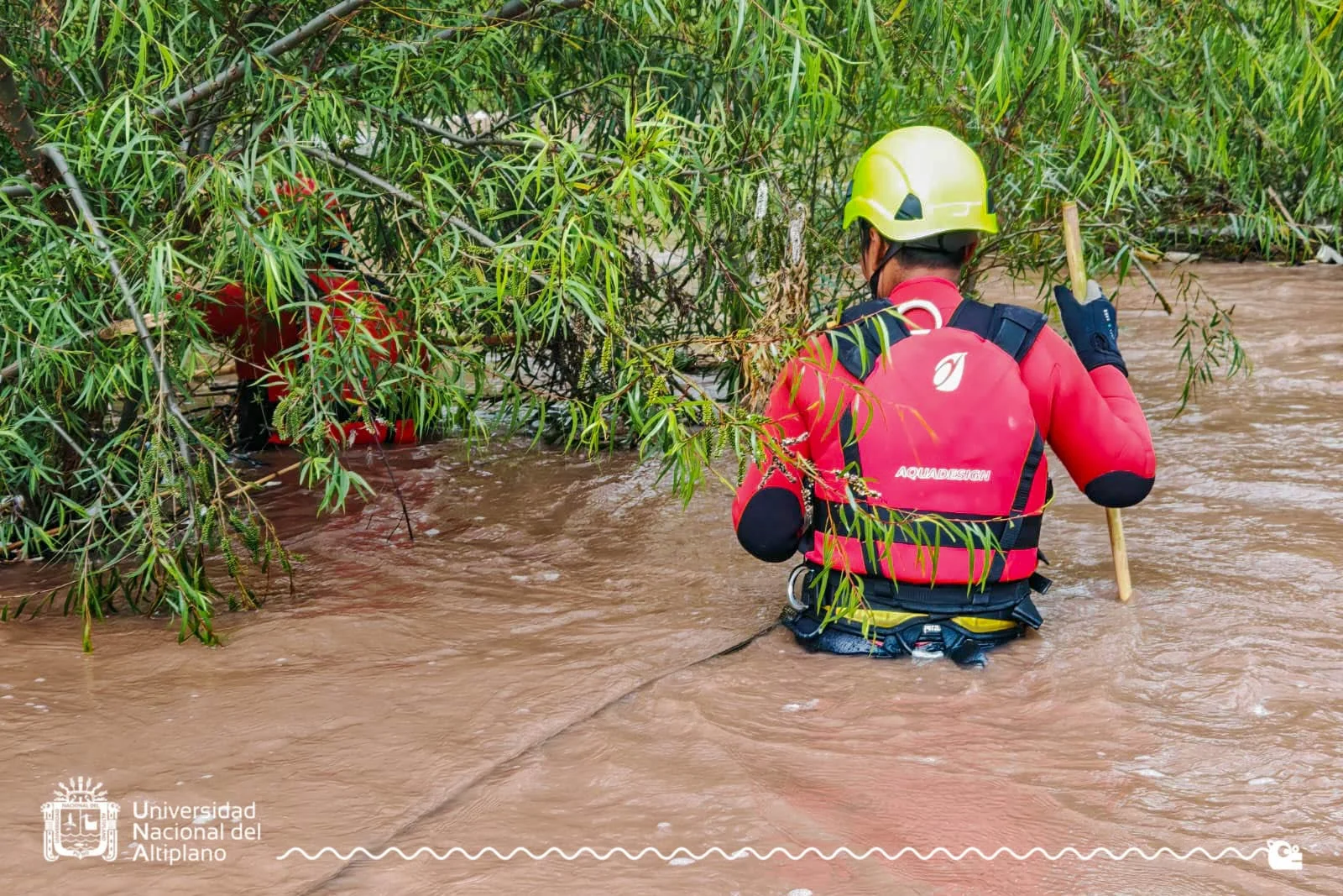 BOMBEROS UNIDOS SIN FRONTERAS BUSCAN A PUNEÑOS DESAPARECIDOS